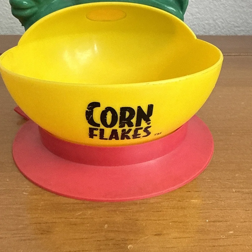 Vintage Cornelius Rooster Corn Flakes Suction Bowl Green Red Yellow